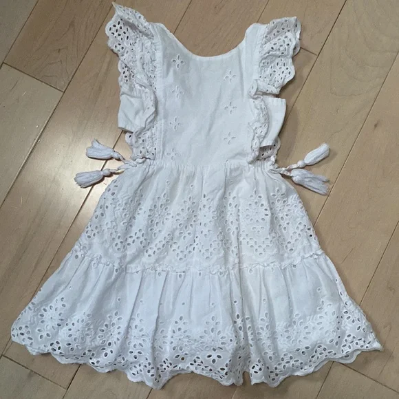 white eyelet dress zara Women's Short Puff Sleeve Embroidered Fit & Flare Mi  Brie This charming eyelet mini dress features a unique asymmetrical bow detail that sweeps gracefully across the front ZARA NWT WOMAN $129 EMBROIDERED